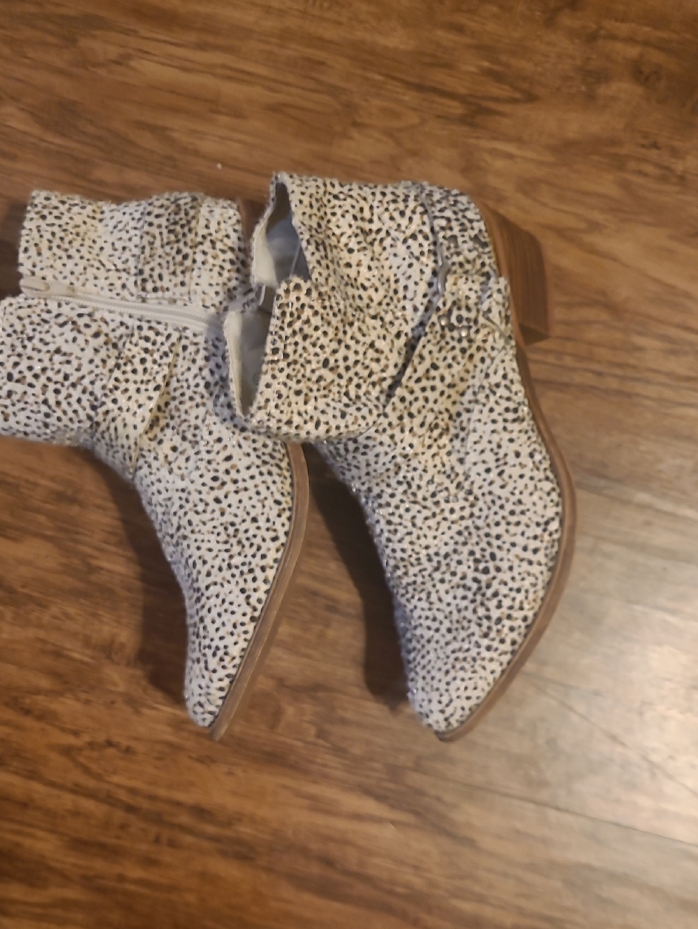 Very G booties NWOT - Picture 2 of 7